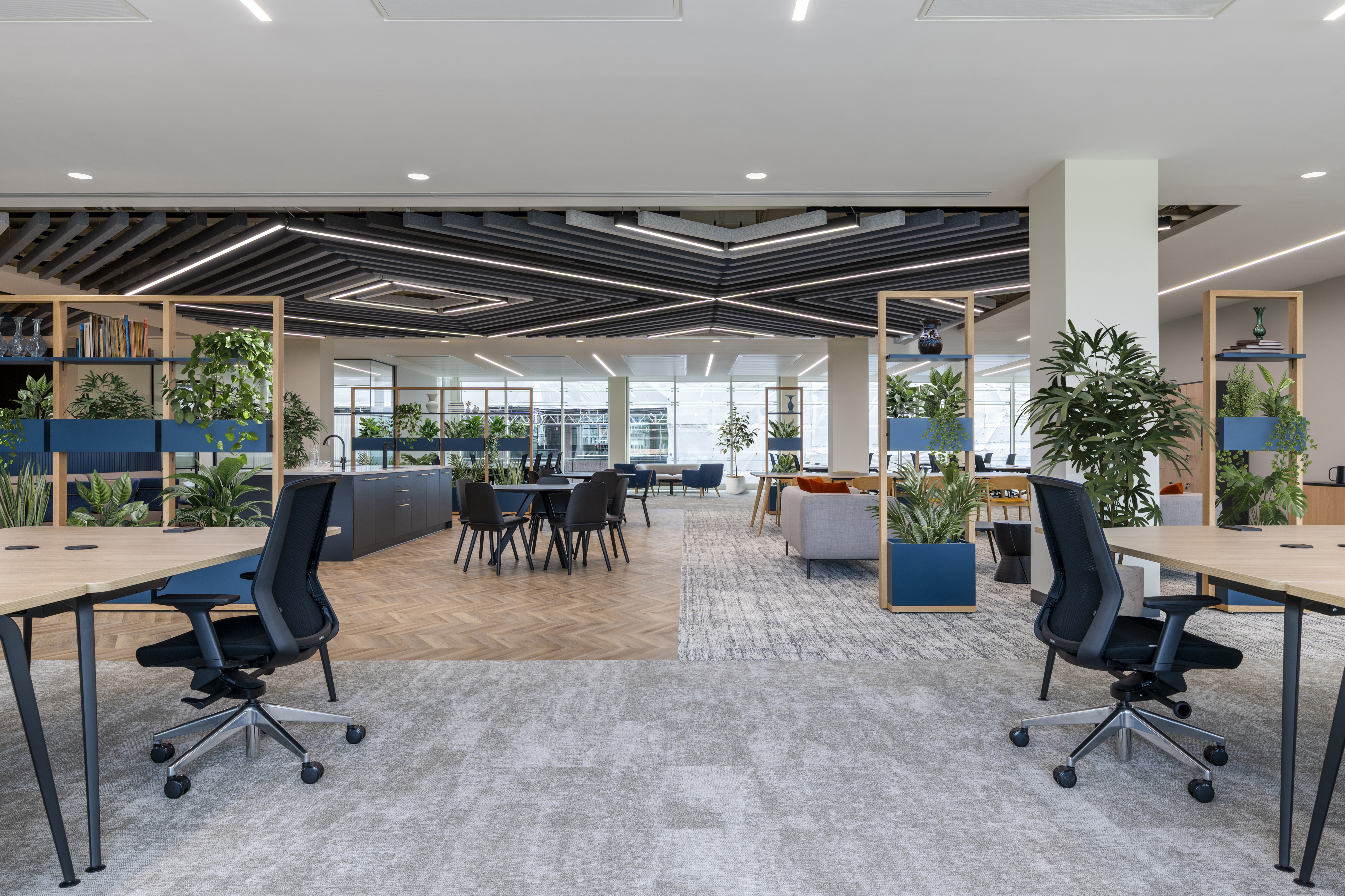 10 Chiswell 4th Floor w Plants