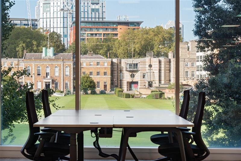 10 Chiswell View Out Window