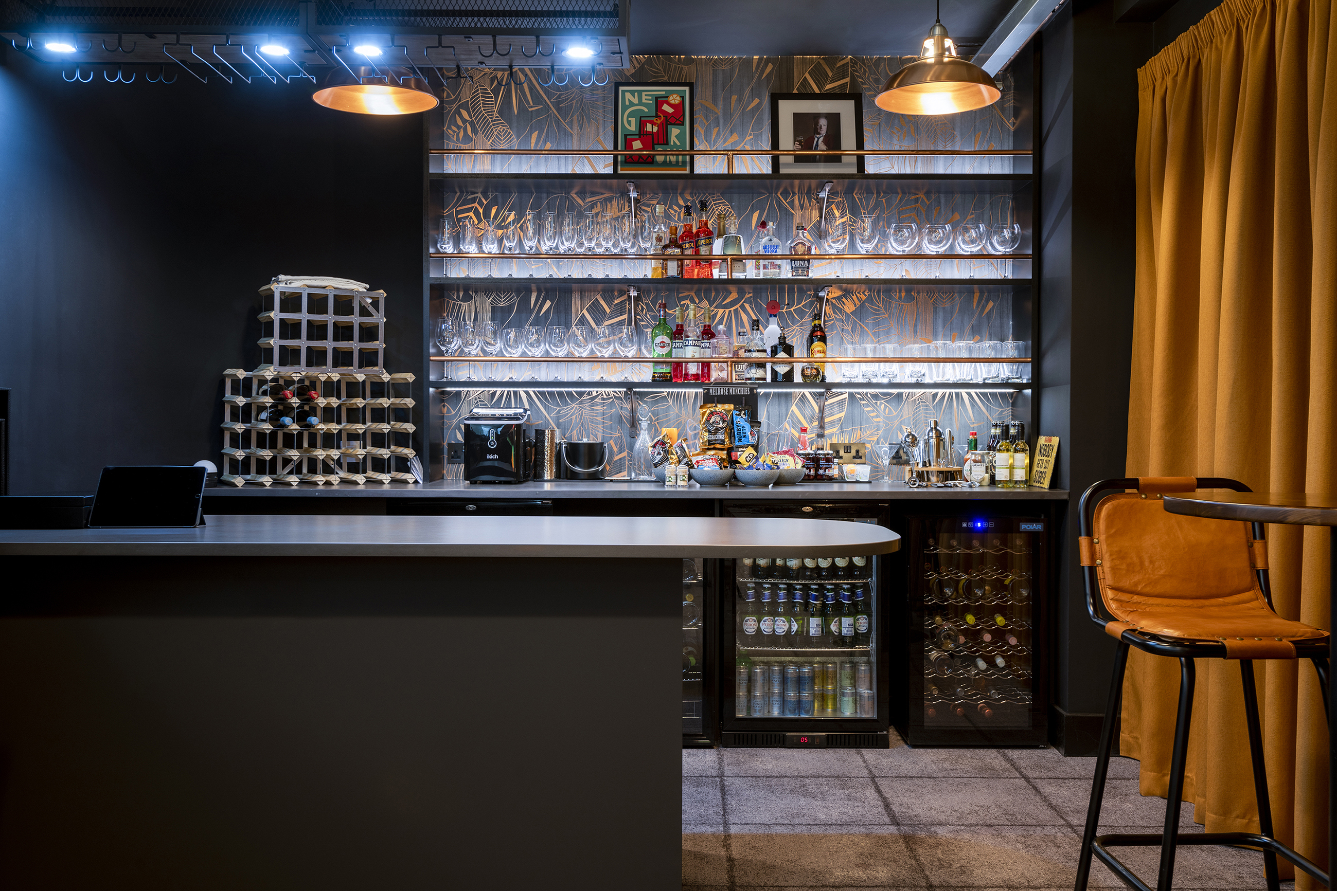 Mayfair Con Client Bar